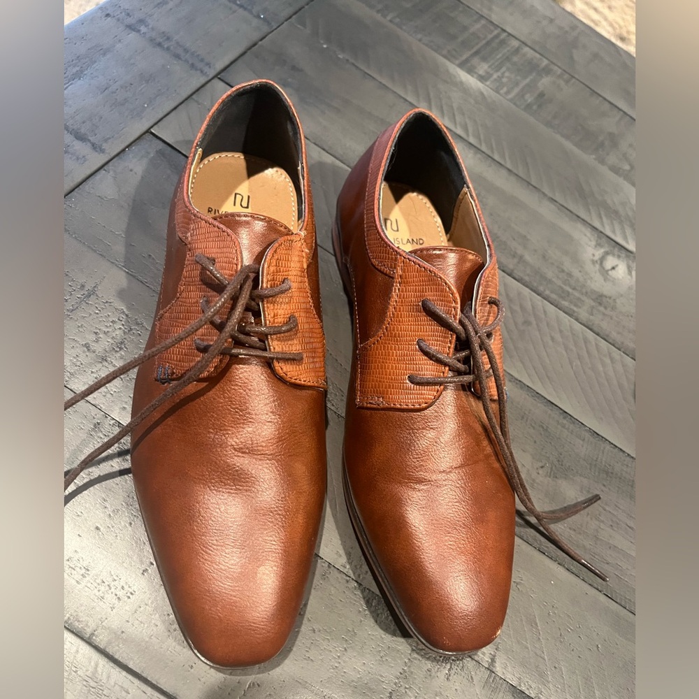 Good condition River Island boys tan dress shoe UK 4/37 (US boys 5)